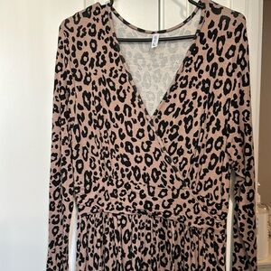 Long leopard maxi. Size large. EUC